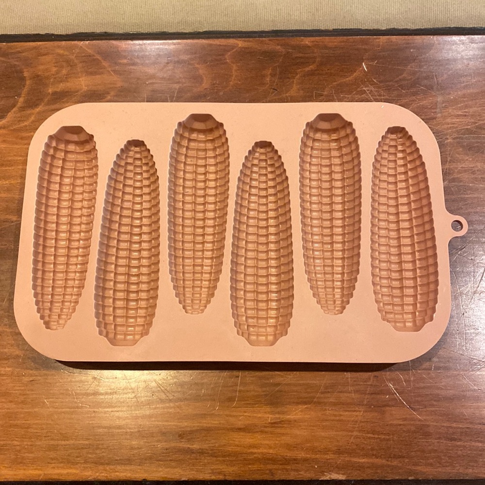 NWOT Silicone Ear of Corn Cake-Let Pan Gelatin Cornbread Thanksgiving Fun Picnic